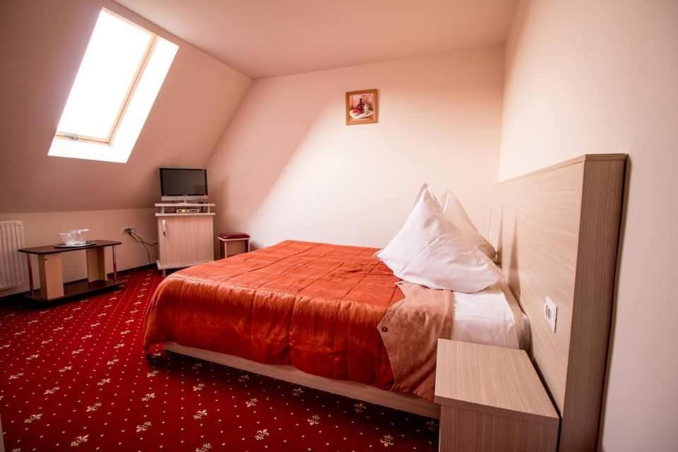 Pensiunea Perla Neamtului Minastirea Neamt Extérieur photo